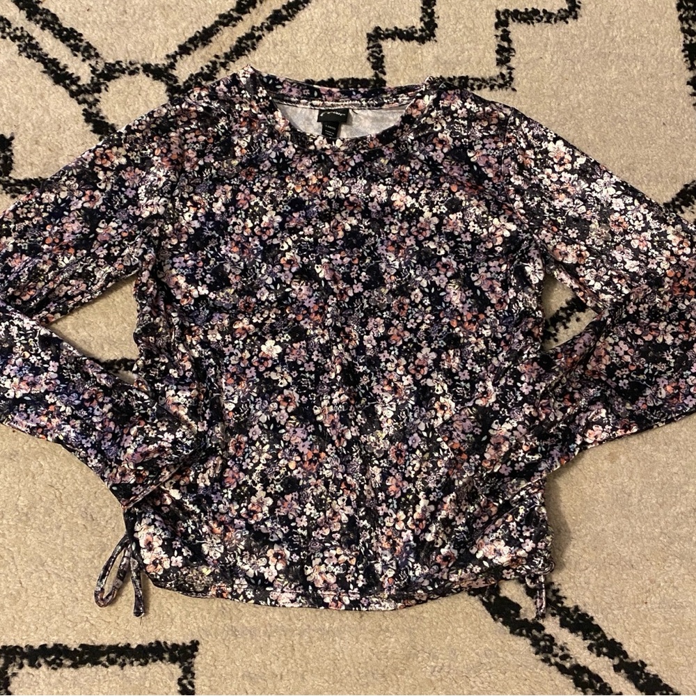 Girl’s Art Class Floral Velour Shirt Size 10/12